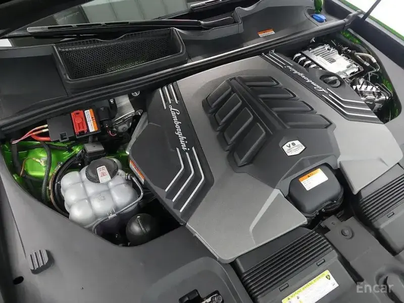 2024 Lamborghini Urus с пробегом 9 000 км