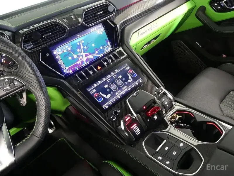 2024 Lamborghini Urus с пробегом 9 000 км