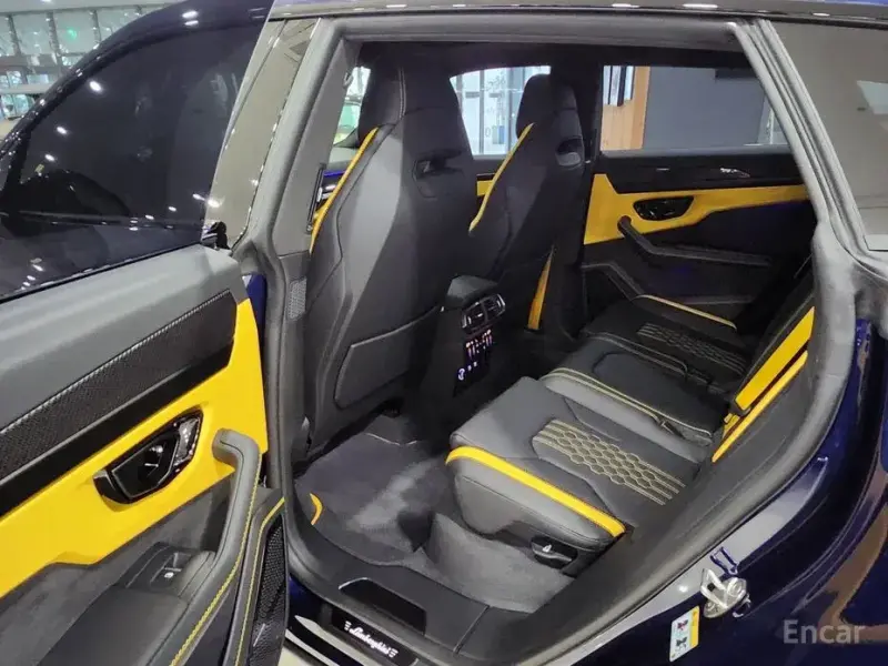 2025 Lamborghini Urus с пробегом 51 км