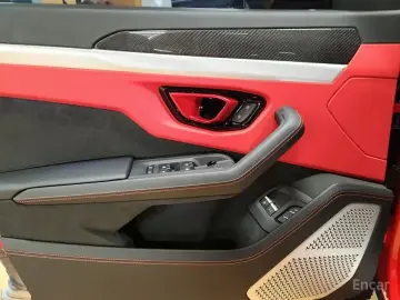 2025 Lamborghini Urus с пробегом 53 км