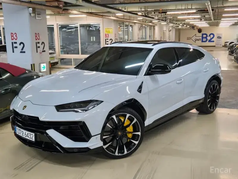 2023 Lamborghini Urus с пробегом 17 460 км