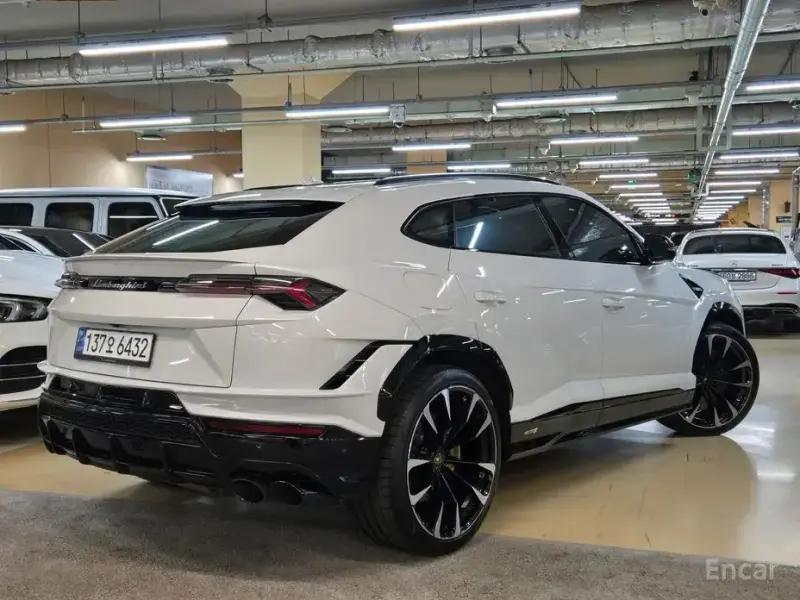 2023 Lamborghini Urus с пробегом 17 460 км