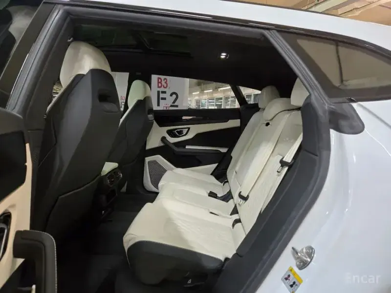 2023 Lamborghini Urus с пробегом 17 460 км