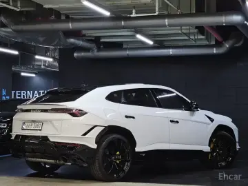 2023 Lamborghini Urus с пробегом 9 300 км
