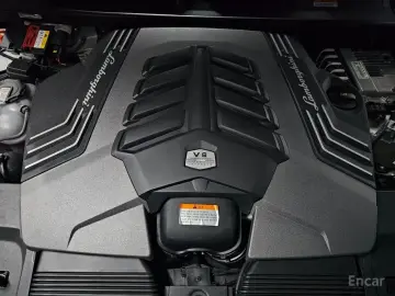 2023 Lamborghini Urus с пробегом 9 300 км