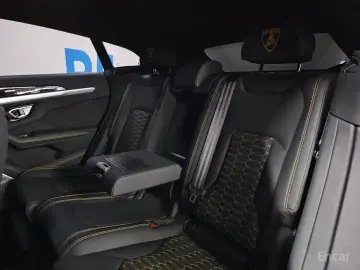 2023 Lamborghini Urus с пробегом 9 300 км