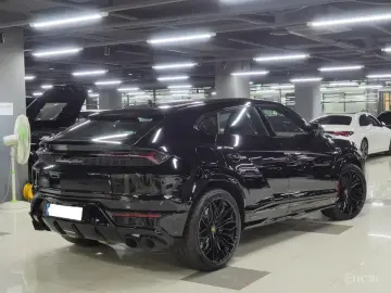 2025 Lamborghini Urus с пробегом 50 км