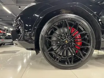 2025 Lamborghini Urus с пробегом 50 км