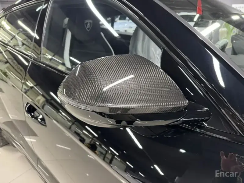 2025 Lamborghini Urus с пробегом 50 км