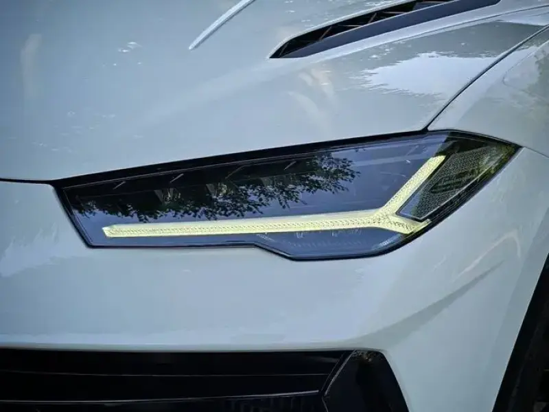 2023 Lamborghini Urus с пробегом 9 300 км