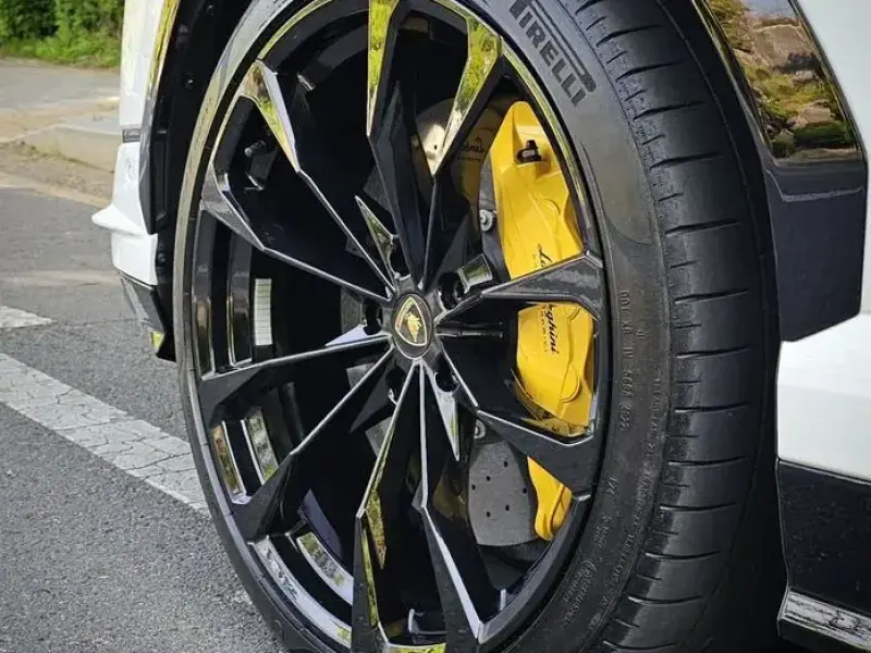 2023 Lamborghini Urus с пробегом 9 300 км