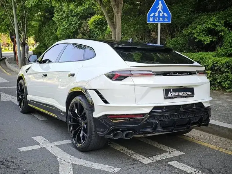 2023 Lamborghini Urus с пробегом 9 300 км