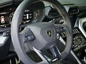 2023 Lamborghini Urus с пробегом 9 300 км