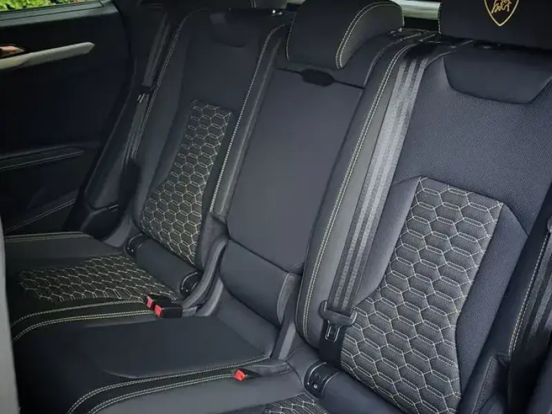 2023 Lamborghini Urus с пробегом 9 300 км