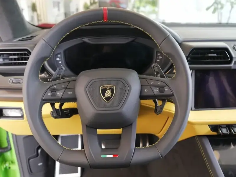 2026 Lamborghini Urus с пробегом 30 км