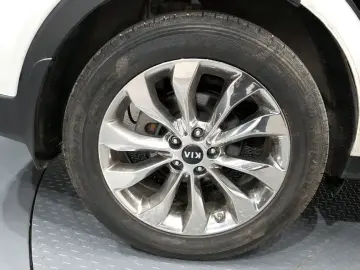 2017 Kia Sorento с пробегом 136 333 км