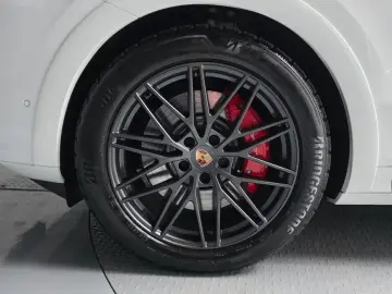 2025 Porsche Cayenne с пробегом 4 186 км