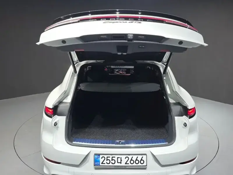 2025 Porsche Cayenne с пробегом 4 186 км