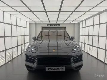 2025 Porsche Cayenne с пробегом 12 000 км