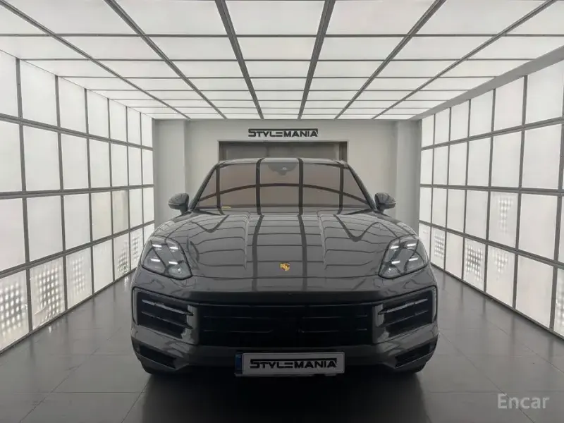 2025 Porsche Cayenne с пробегом 12 000 км