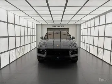2025 Porsche Cayenne с пробегом 12 000 км
