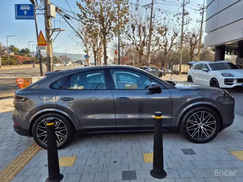 2025 Porsche Cayenne с пробегом 12 000 км