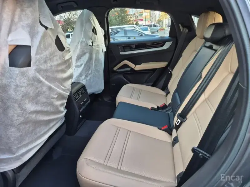 2025 Porsche Cayenne с пробегом 12 000 км