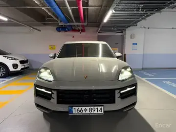 2025 Porsche Cayenne с пробегом 9 400 км