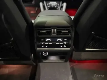 2025 Porsche Cayenne с пробегом 9 400 км