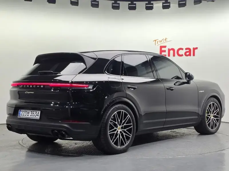 2024 Porsche Cayenne с пробегом 10 927 км
