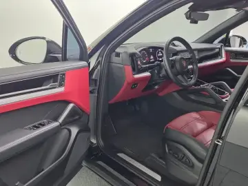 2024 Porsche Cayenne с пробегом 10 927 км