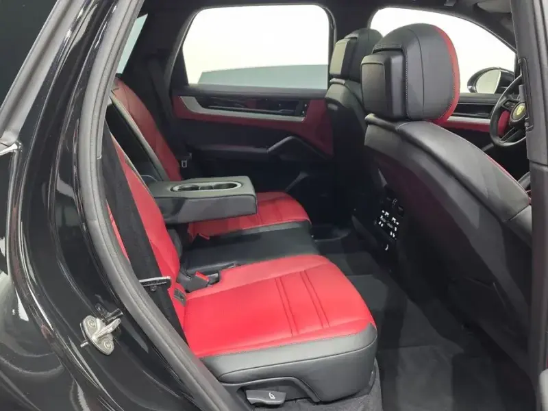 2024 Porsche Cayenne с пробегом 10 927 км