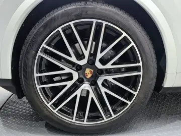 2024 Porsche Cayenne с пробегом 4 165 км