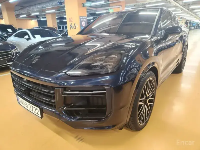 2025 Porsche Cayenne с пробегом 2 000 км