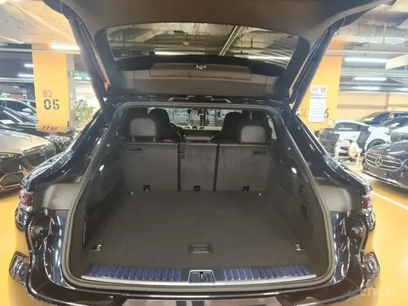 2025 Porsche Cayenne с пробегом 2 000 км