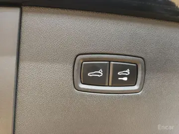 2025 Porsche Cayenne с пробегом 2 000 км