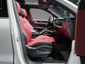 2024 Porsche Cayenne с пробегом 10 644 км