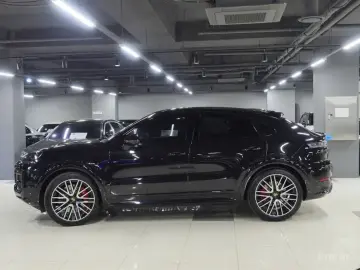 2025 Porsche Cayenne с пробегом 8 200 км