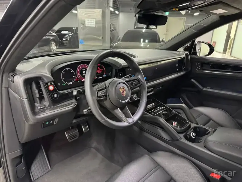 2025 Porsche Cayenne с пробегом 8 200 км
