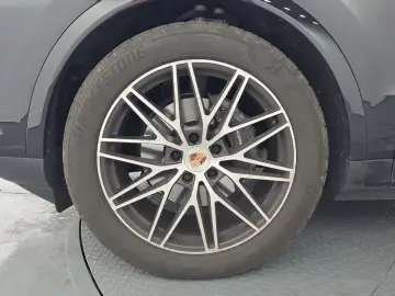 2025 Porsche Cayenne с пробегом 12 505 км