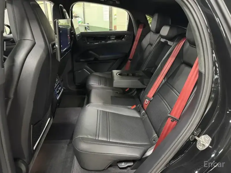2025 Porsche Cayenne с пробегом 8 200 км