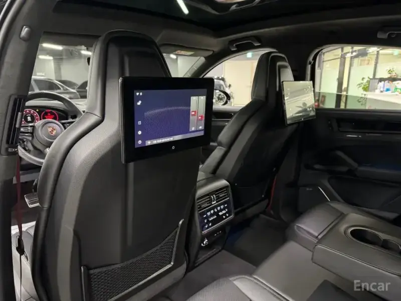 2025 Porsche Cayenne с пробегом 8 200 км