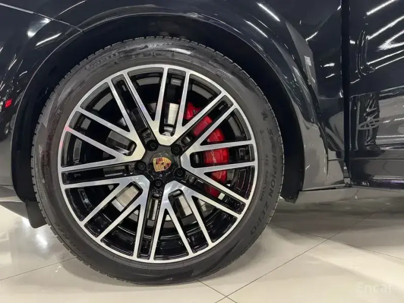 2025 Porsche Cayenne с пробегом 8 200 км