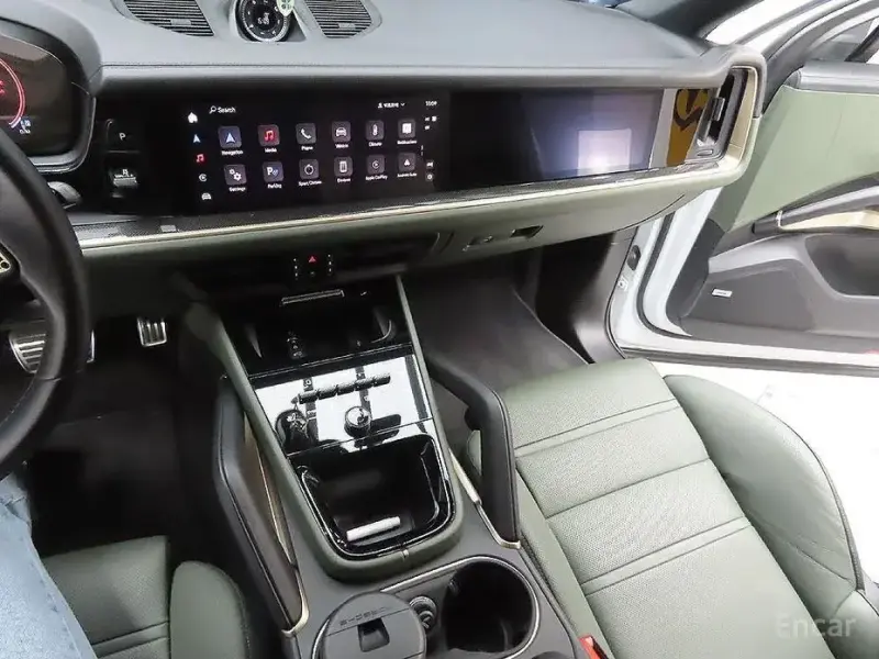 2024 Porsche Cayenne с пробегом 15 410 км
