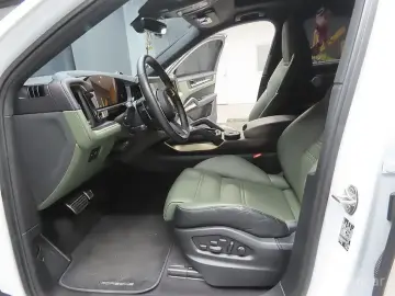 2024 Porsche Cayenne с пробегом 15 410 км