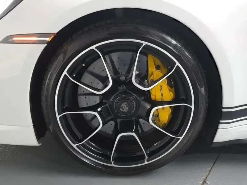 2024 Porsche 911 с пробегом 3 963 км