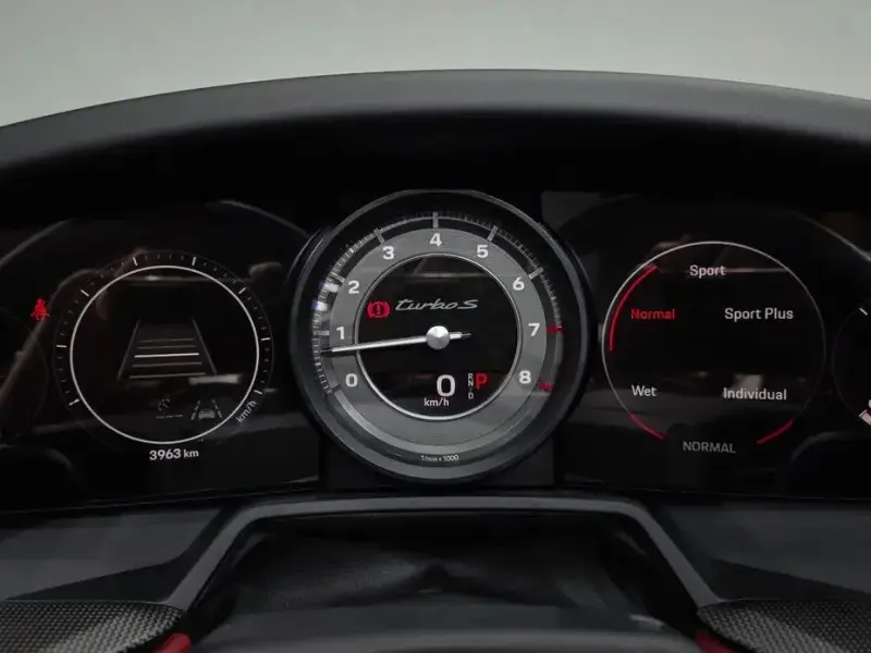 2024 Porsche 911 с пробегом 3 963 км