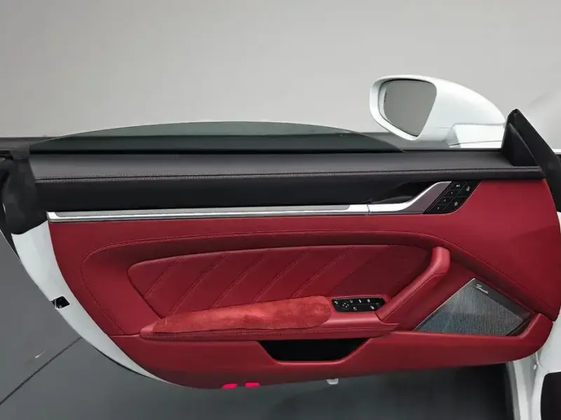 2024 Porsche 911 с пробегом 3 963 км