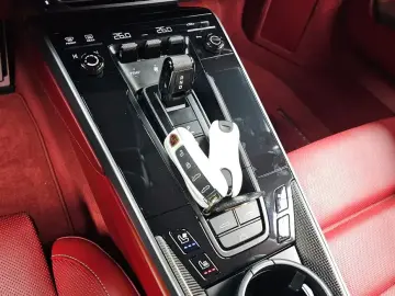 2024 Porsche 911 с пробегом 9 587 км