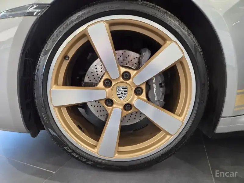 2024 Porsche 911 с пробегом 46 647 км